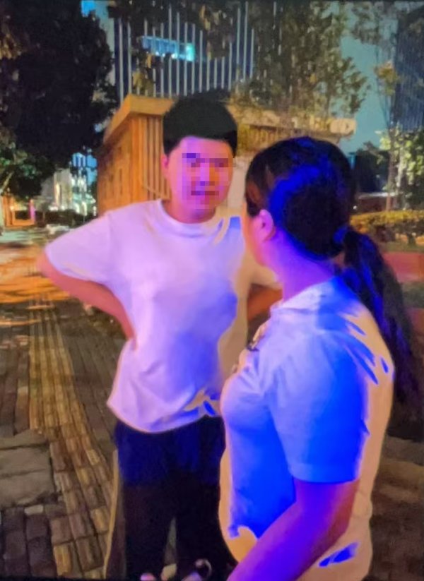 泰兴隆配资 “游戏”成导火索！上海高一男生深夜离家，民警1个半小时火速找回
