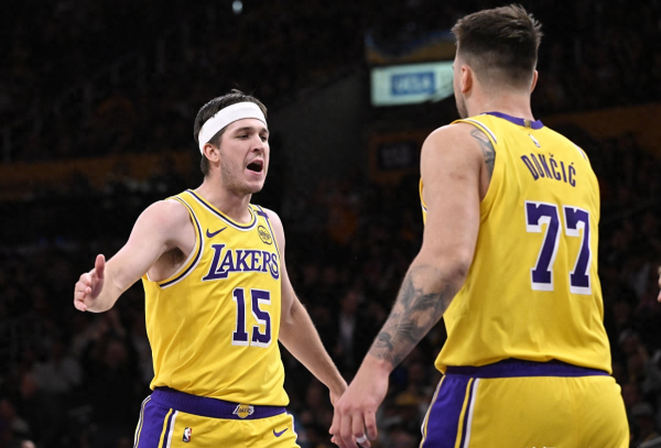 明利配资 勇士119-109击败湖人, 球员评分: 不是库里, 湖人77号是第一